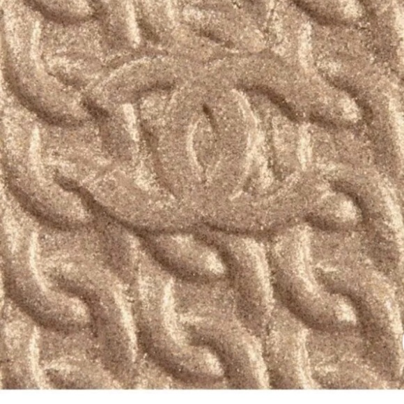 Chanel Ombre Premiere
LongwearPowder Eyeshadow
926 Blanc - Picture 4 of 5